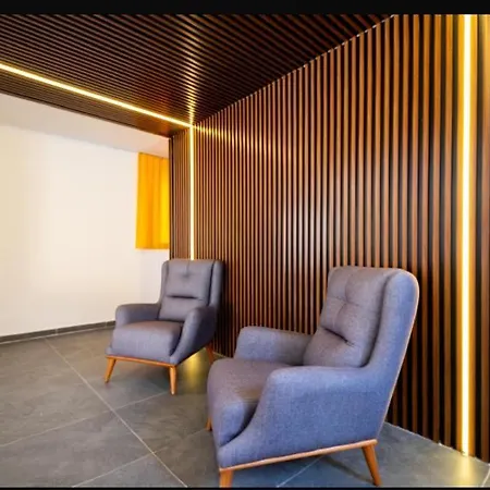 Aura *