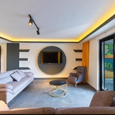Hotel Aura *